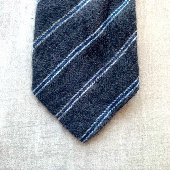 Krizia Uomo SOFT Cashmere Blend Striped Tie - Picture 2 of 6